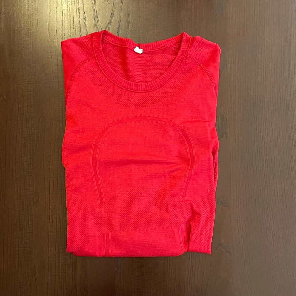 Lululemon long sleeve swiftly tech